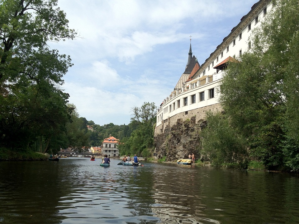 Nejlevnější půjčovna dodávek Praha zajistí vozy na dětské letní tábory